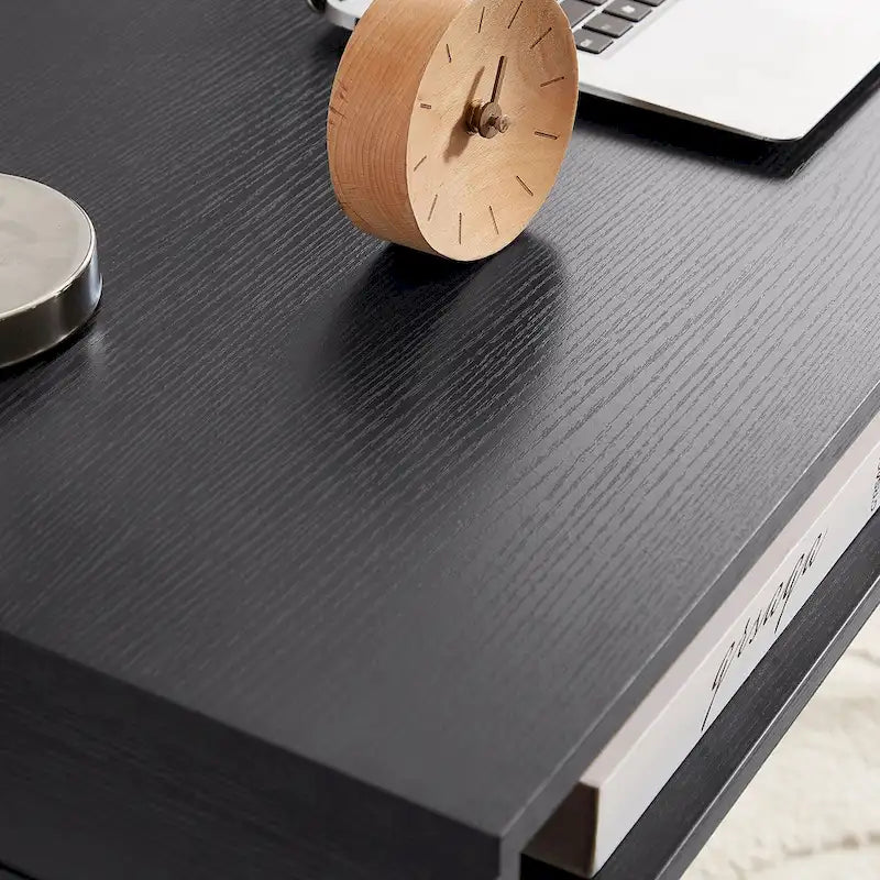 Bureau d'écriture noyer / noir mi-siècle avec tiroirs, ports USB et prise de courant, 1 personne