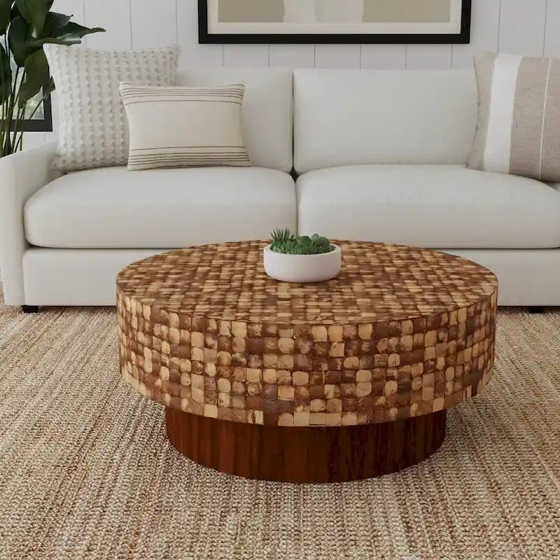 Table basse ronde incrustée de coquilles de noix de coco – Blanc / Naturel, 2 à 4 places