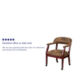 Fauteuil de capitaine traditionnel marron avec clous décoratifs et roulettes, simple