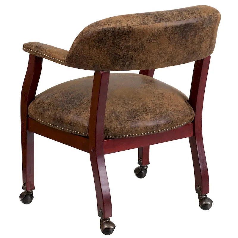 Fauteuil de capitaine traditionnel marron avec clous décoratifs et roulettes, simple